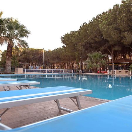 פיצו Villaggio Camping Pinetamare מראה חיצוני תמונה