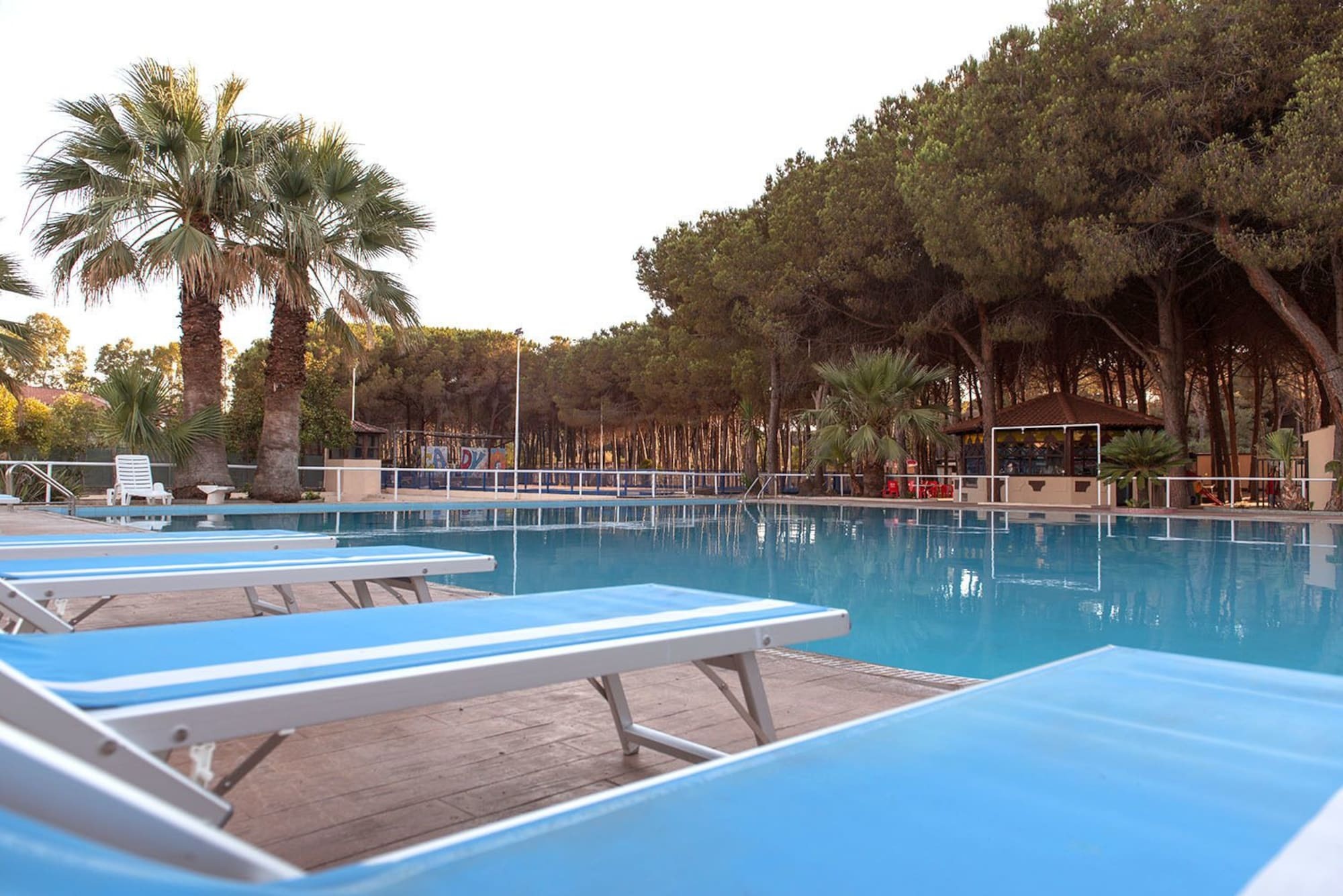 פיצו Villaggio Camping Pinetamare מראה חיצוני תמונה